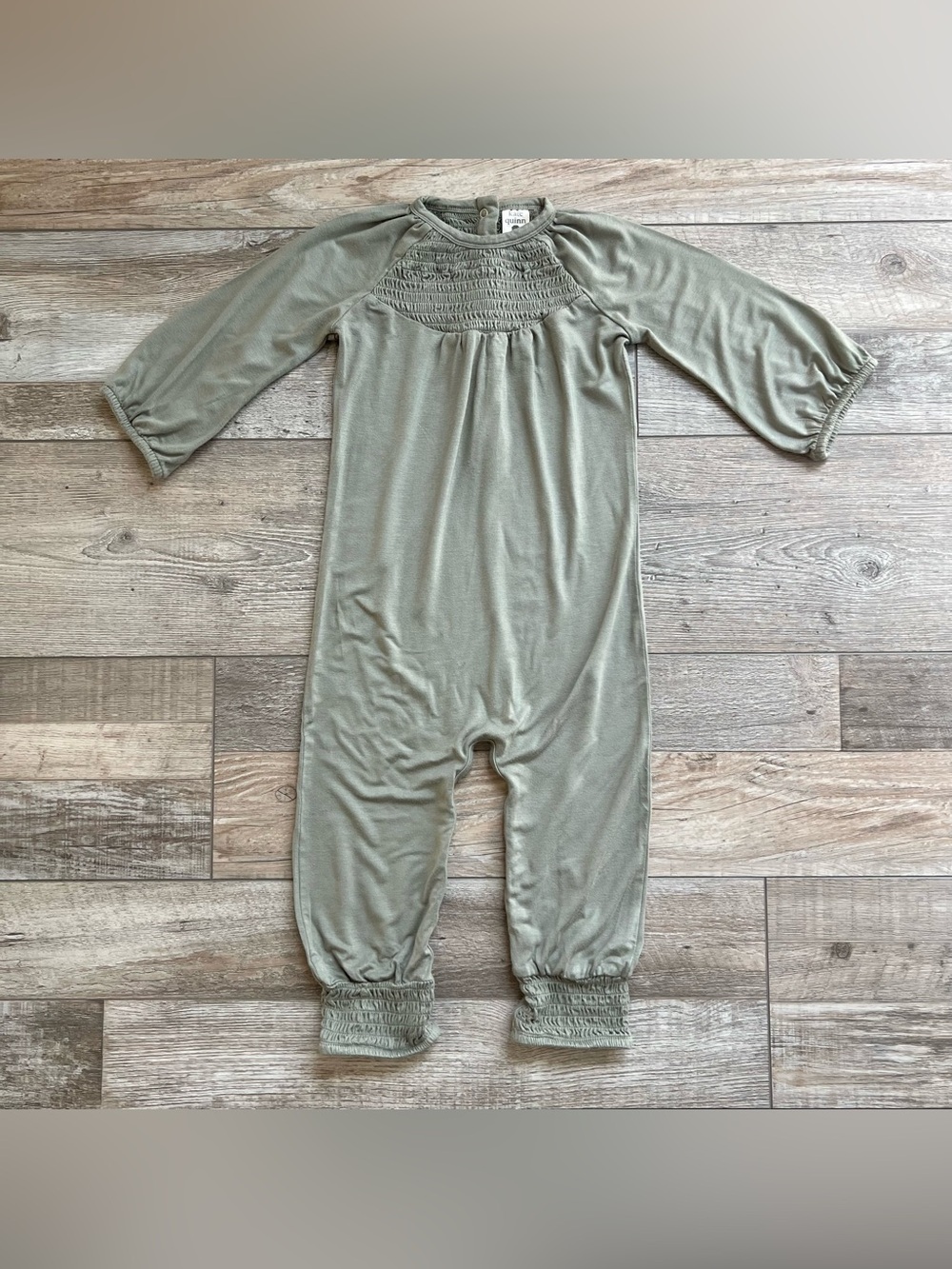 Kate Quinn Bamboo Long Sleeve Smocked Bubble Jumpsuit Size 18-24 Months